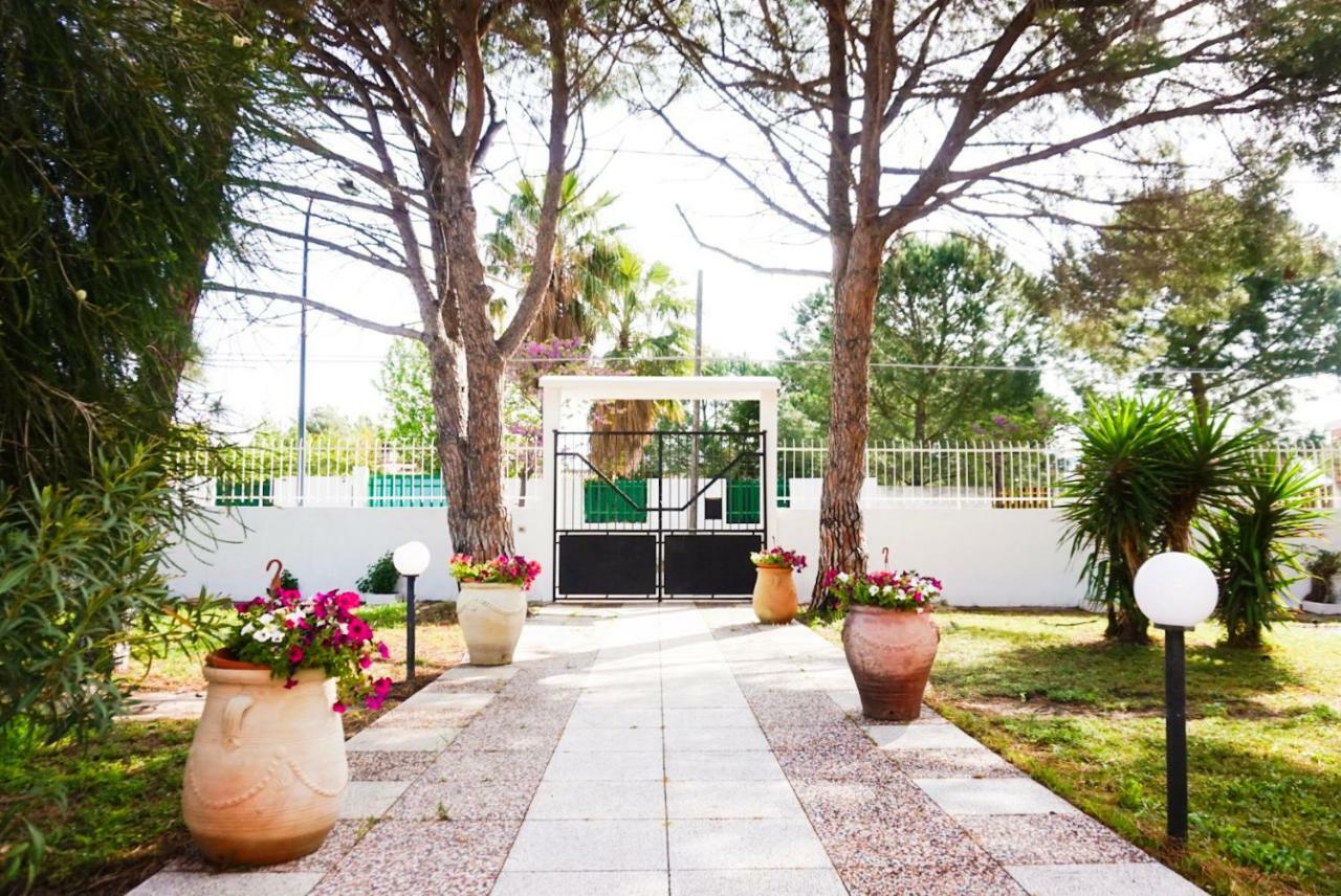 Villa Aurelia - Seafront Apartment With Terrace Quartu SantʼElena Kültér fotó